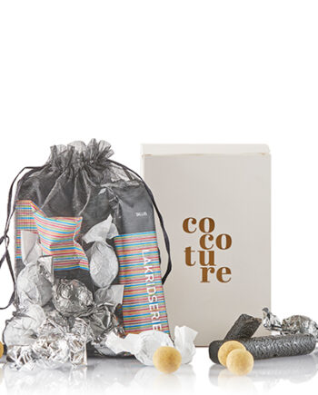 Fyldte chokoladekugler og lakrids i giftbag