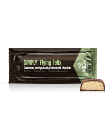 Simply® Flying Felix Proteinbar | Kardemomme, marcipan og premium mælkechokolade